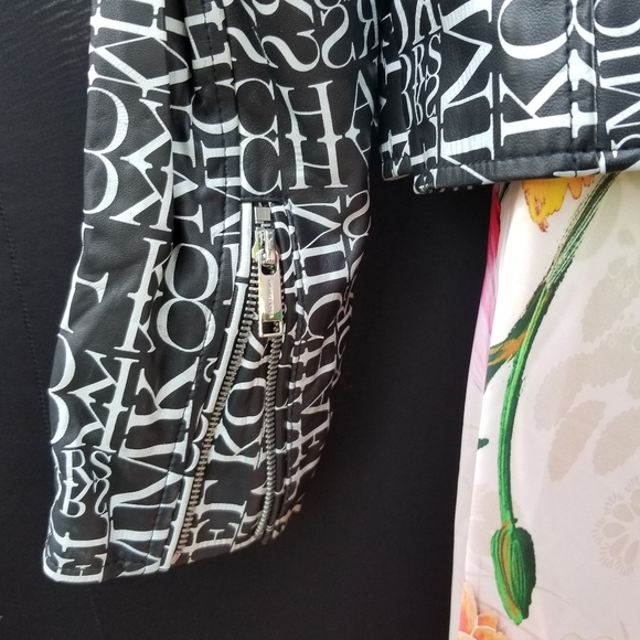 Michael kors Newspaper logo Print Leather jacket Black/white - Picture 11 of 16